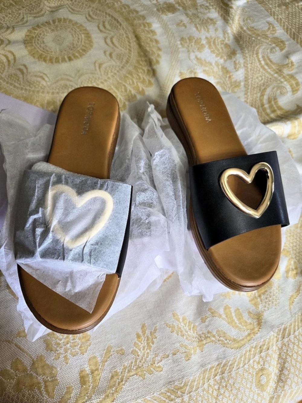 TOP MODA Genova Heart Slide Sandal Black & Gold US 9